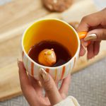 Taza de Cerámica con Capibara Escondido Sass & Belle - 350ml capi1